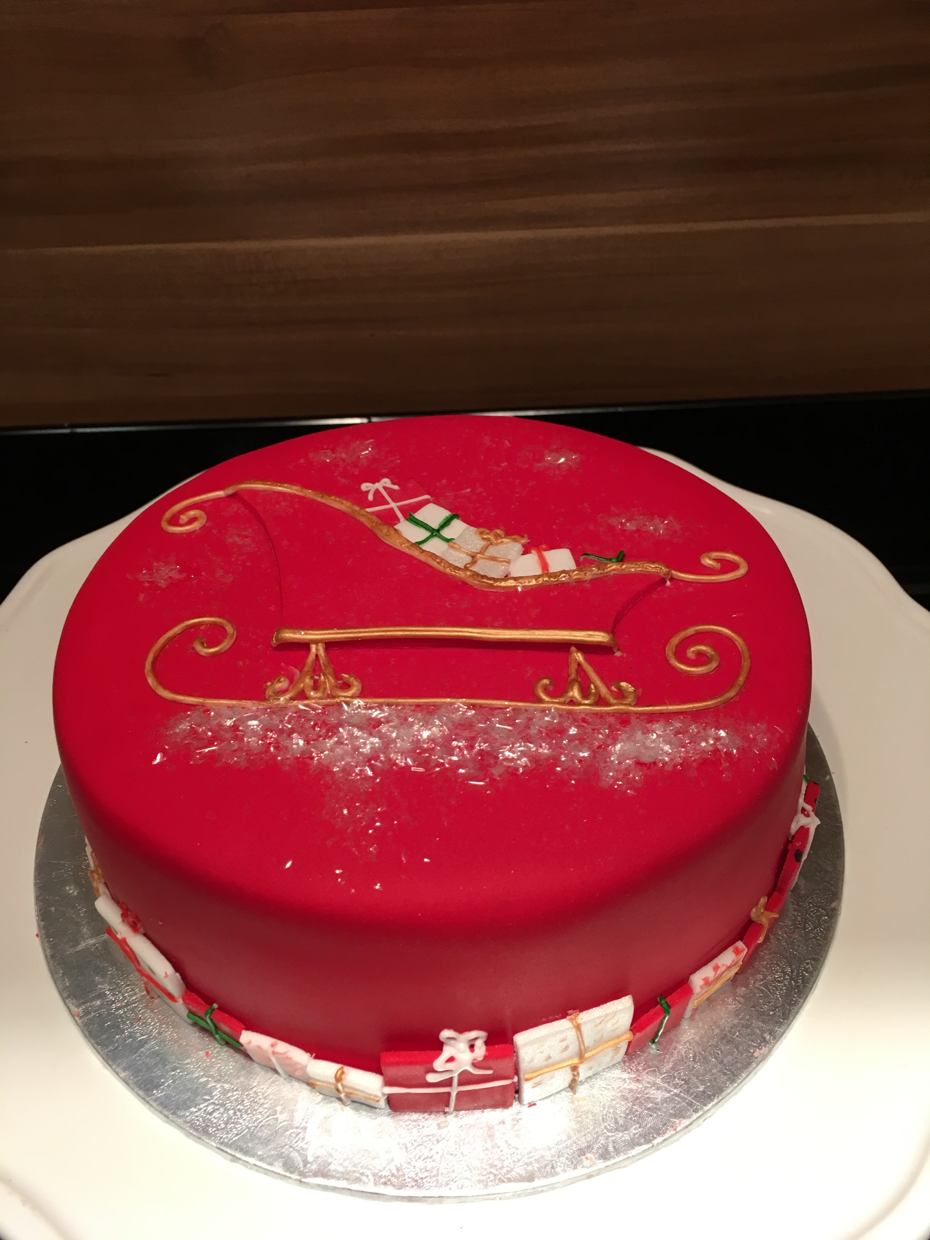 Red Sleigh christmas cake